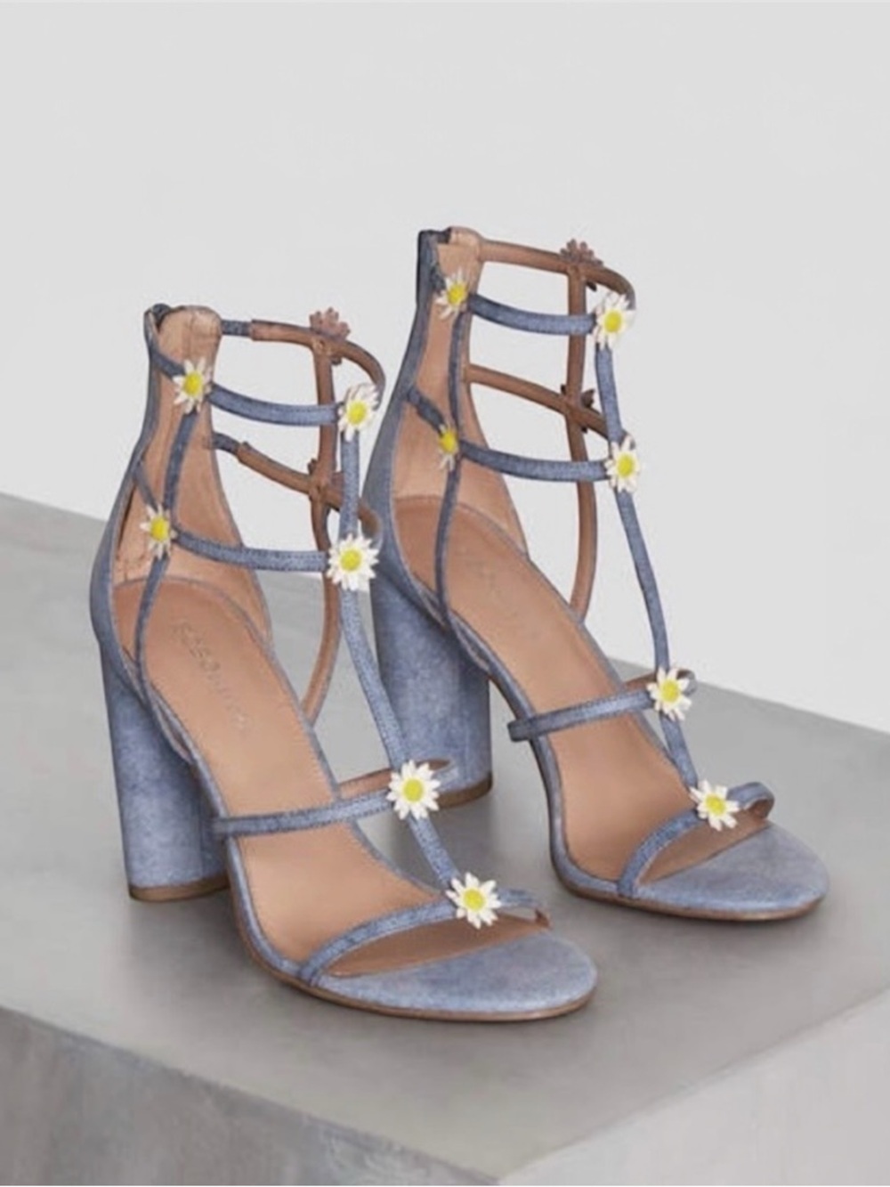 BCBG Denim Strappy Sandals Heels with Daisy Floral Accents Size 10